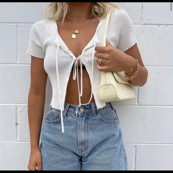 White lace up top - Picture 2 of 4